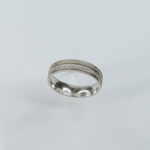 Silver/Argentem Patterned Wedding Ring